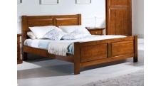 Masivní stylová dvoulůžková postel