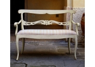 Stylová lavička, pohovka dvoumístná, polstrovaná růžové pruhy 120x57x90 Stylová lavička, pohovka dvoumístná, polstrovaná růžové pruhy 120x57x90